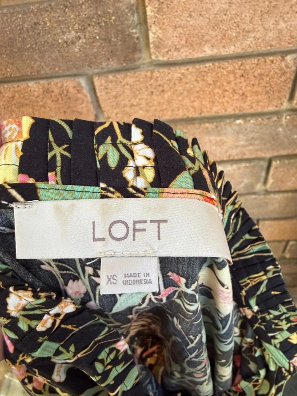 LOFT Black Floral Wildflower Long Sleeve Smocked Button Dress Size XS - Picture 2 of 5